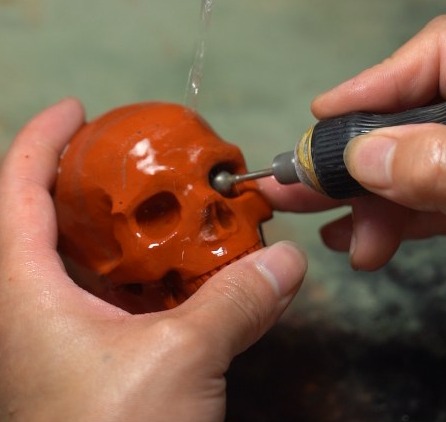 Caving a mini skull