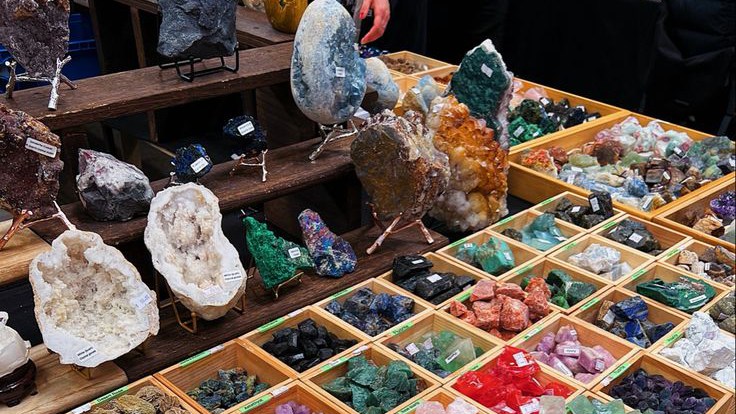 The Healing Economy 2026: How Crystal Carvings Went Mainstream